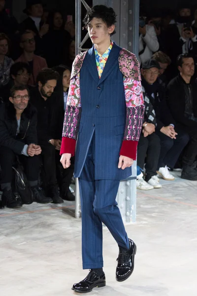 Look 27